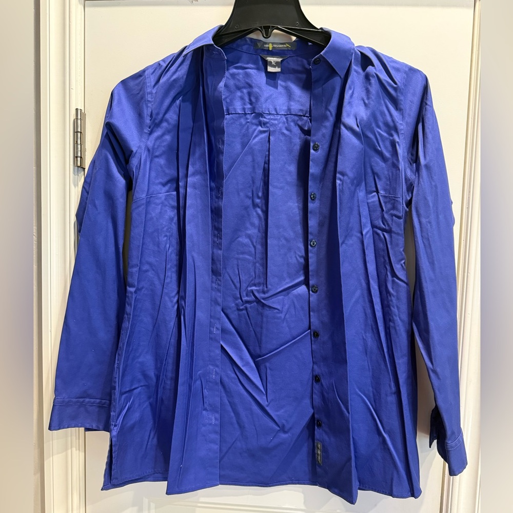 Eddie Bauer Easy Fit Shirt in Deep Blue Size Small